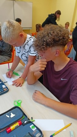 Den třídních kolektivů - spolupráce 1. B a 9. B