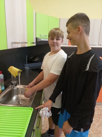 Den třídních kolektivů - spolupráce 1. B a 9. B