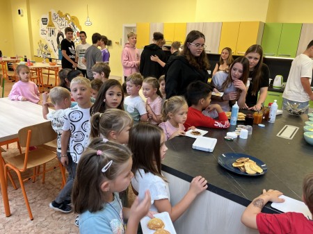 Den třídních kolektivů - spolupráce 1. B a 9. B