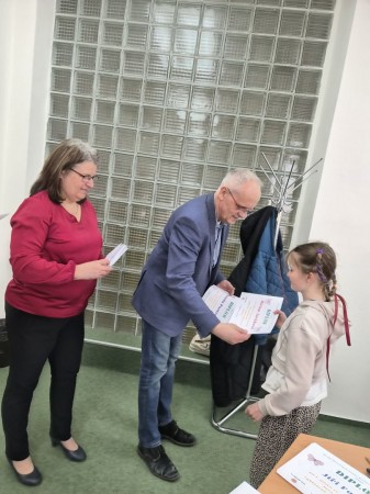 ÚSPĚCH VE VÝTVARNÉ SOUTĚŽI JARO KOLEM NÁS